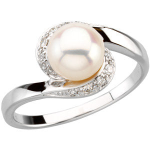 14K White Freshwater Cultured Pearl & 1-10 CTW Diamond Ring