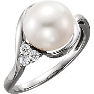 14K White Freshwater Pearl & .08 CTW Diamond Ring