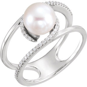 14K White Freshwater Cultured Pearl & 1/8 CTW Diamond Ring