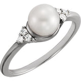 14K White 7-8mm Freshwater Cultured Pearl & 1-8 CTW Diamond Ring