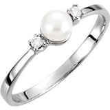 14K White 4.5mm Akoya Cultured Pearl & Diamond Ring